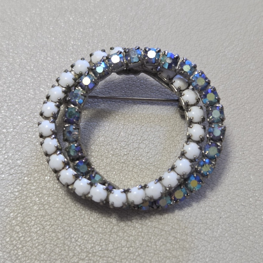 Vintage Unsigned Blue Aurora Borealis AB Milk Glass Rhinestones Circle Brooch